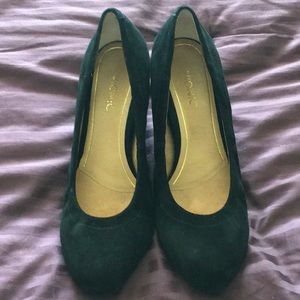 ☀️SALE☀️Vionic Suede Leather Wedge